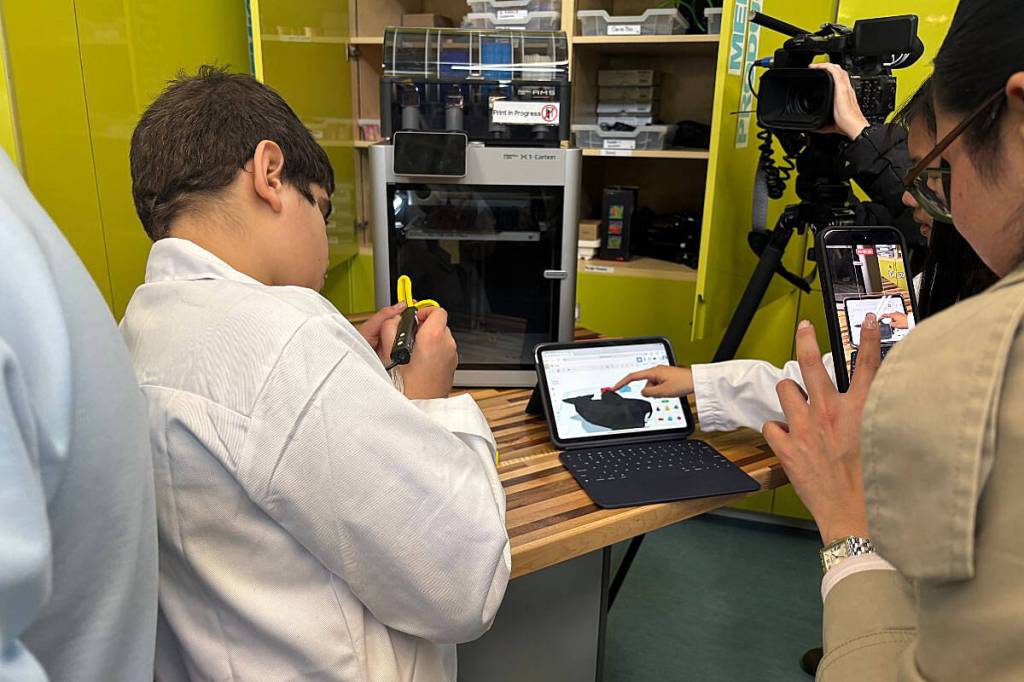 Surrey elementary school opens new Innovation Lab