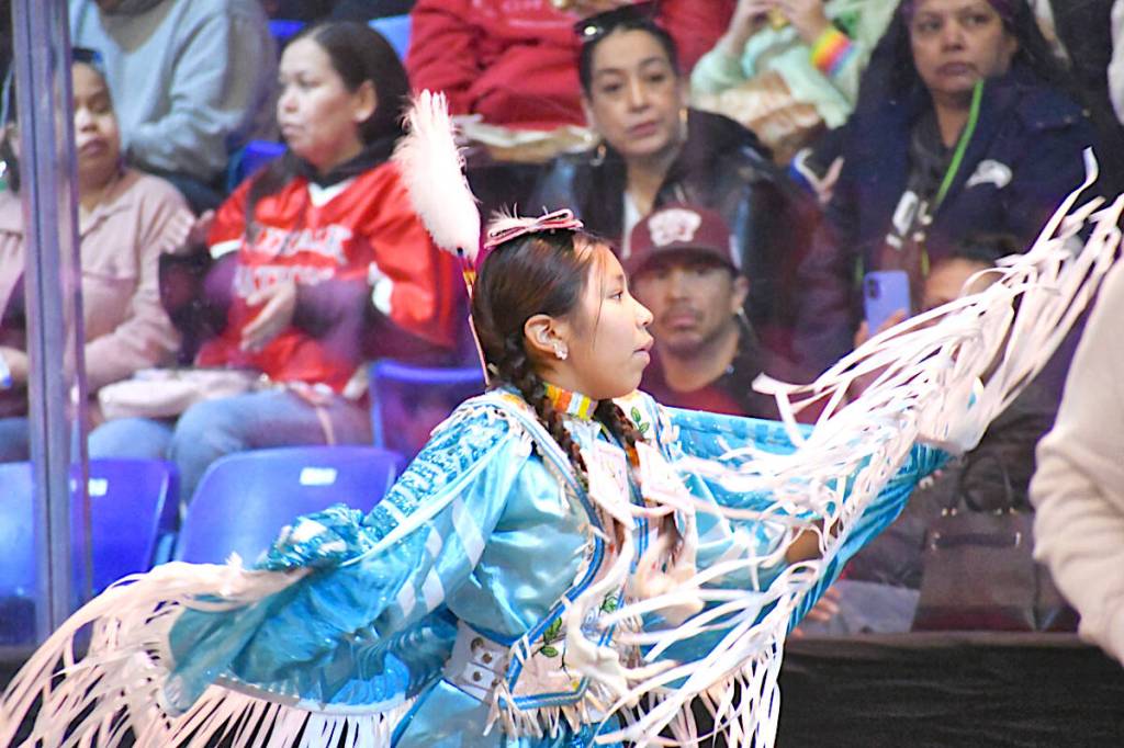 VIDEO: Basketball players travel from across B.C. to play in all-native tournament